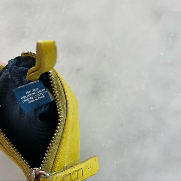 Cole Hann Small Leather wallet. Yellow. - Picture 4 of 6